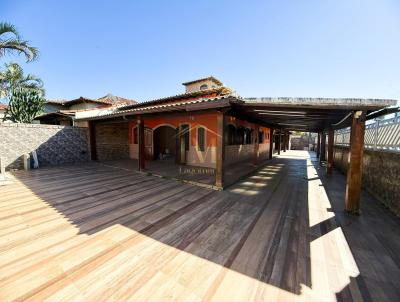 Casa para Venda, em Araruama, bairro Vila Capri, 3 dormit�rios, 3 banheiros, 2 su�tes, 1 vaga